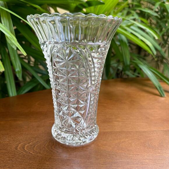 Vintage Flower Vase in Stars and Bars Pattern by Anchor Hocking - Picture 3 of 7